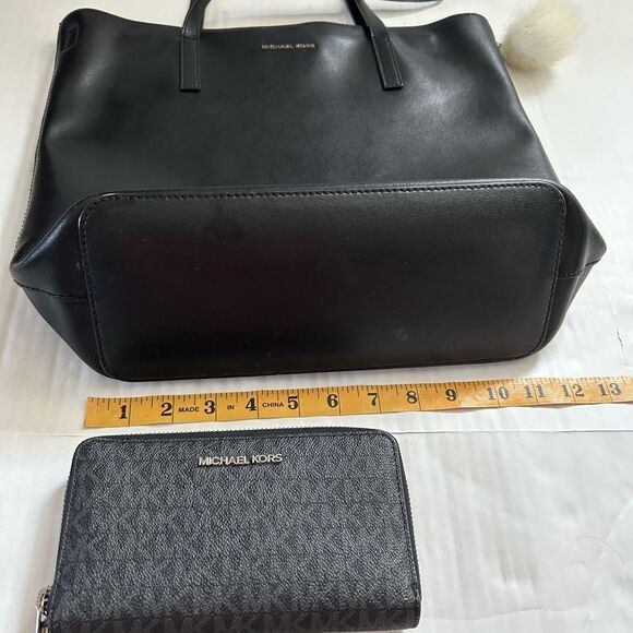 Michael Kors Emry Black Tote Bag and Jet Set Travel Wallet and Charm Lot - Picture 8 of 13